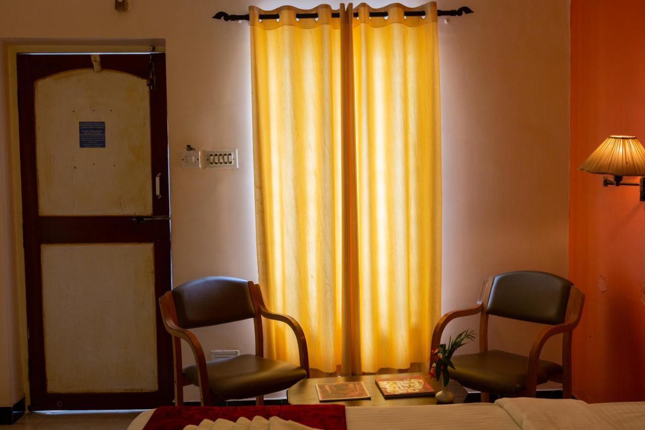 Kstdc Hotel Mayura Bhuvaneshwari Kamalapur Хампі Екстер'єр фото